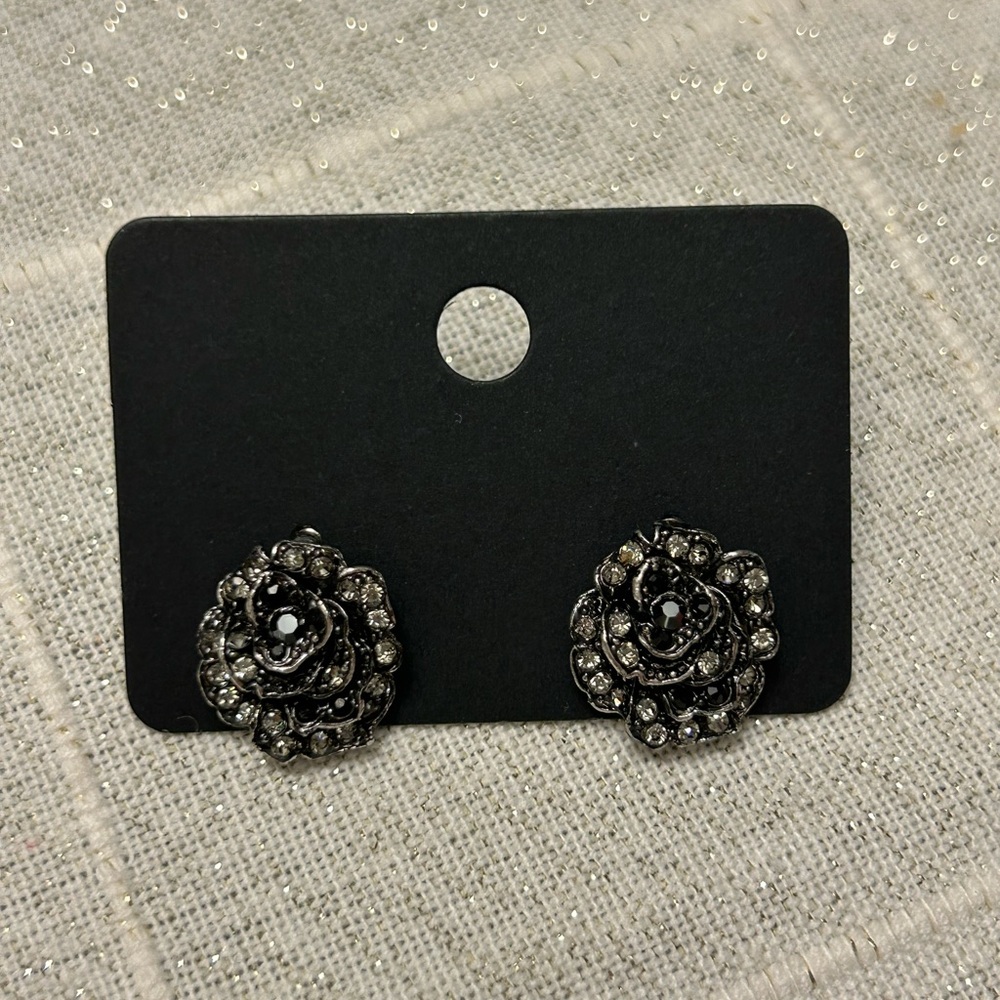 Elegant Black Floral Earrings